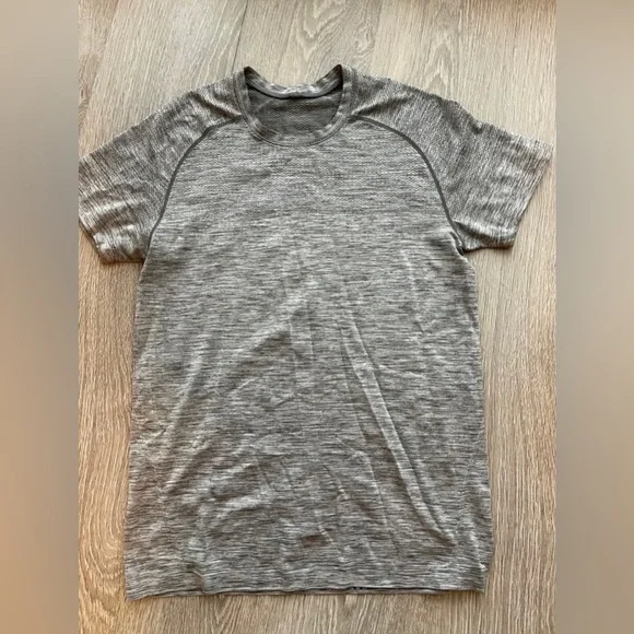 Lululemon Metal Vent - Picture 1 of 3